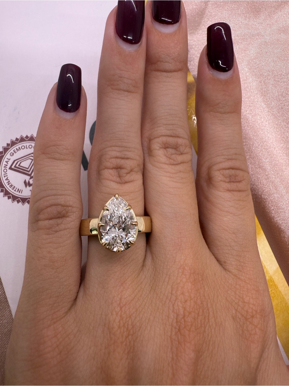 3.57 carat E VVS2 chubby pear on a wide band diamond engagement ring - Picture 7 of 14
